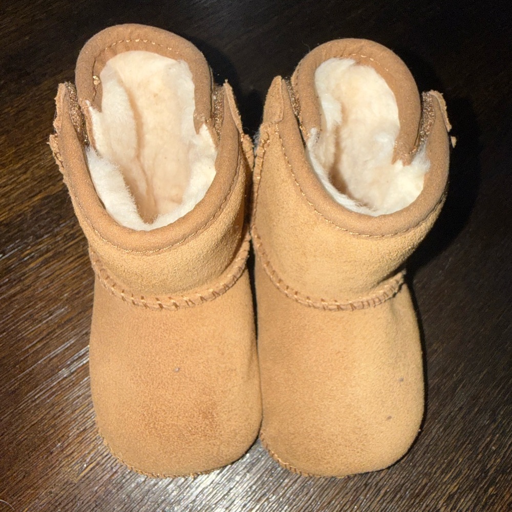 UGG Kids Chestnut Suede Shearling-Lined Booties
